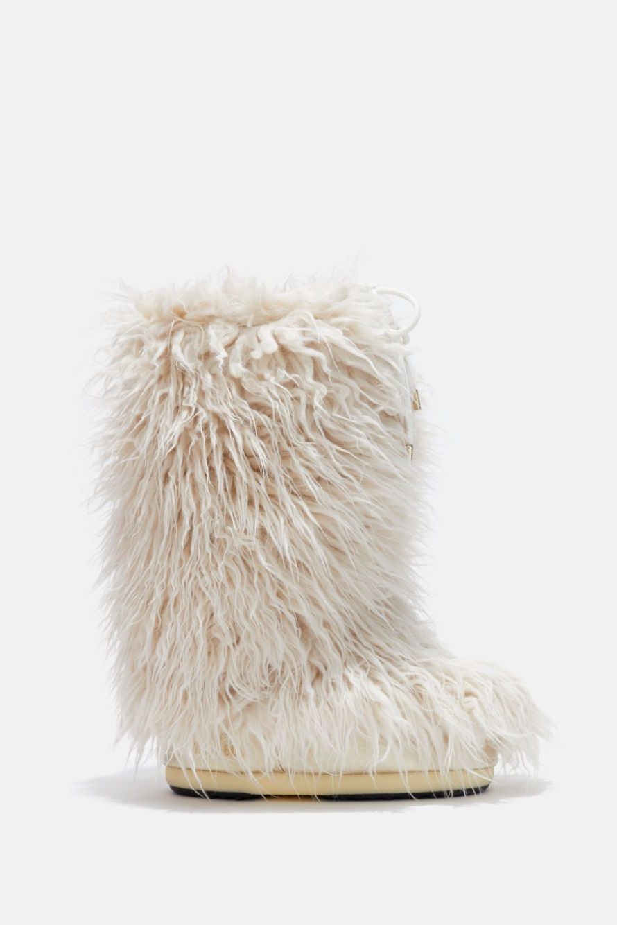 TRENDING: Moon Boots Are The Cold Weather Staple You Need