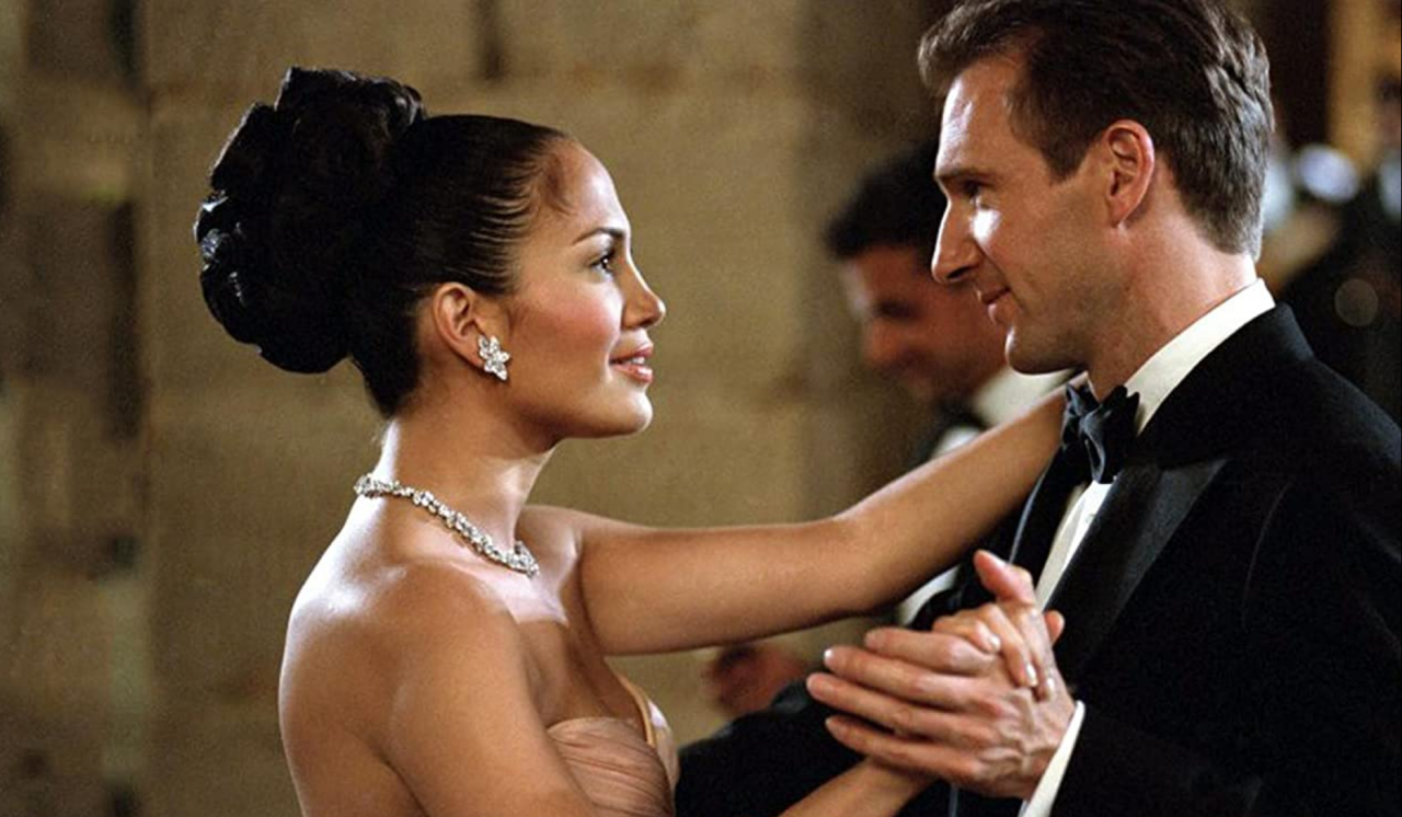 Jennifer Lopez and Ralph Fiennes in <i>Maid in Manhattan</i>