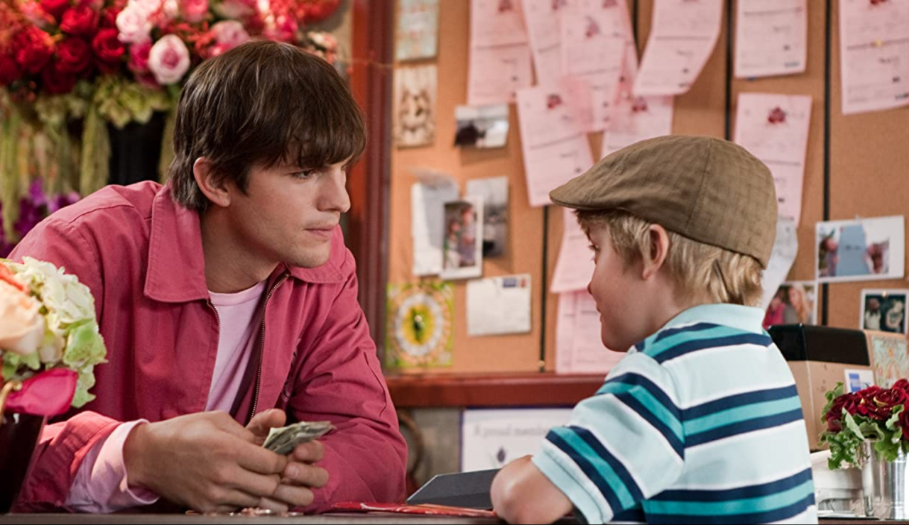 Ashton Kutcher and a child actor in Valentine's Day