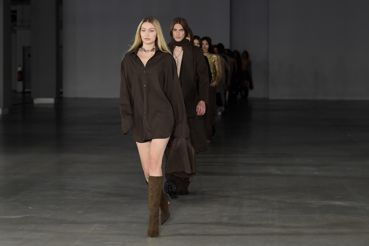 Bella and Gigi Hadid take to runway for the Coperni show during Paris  Fashion Week