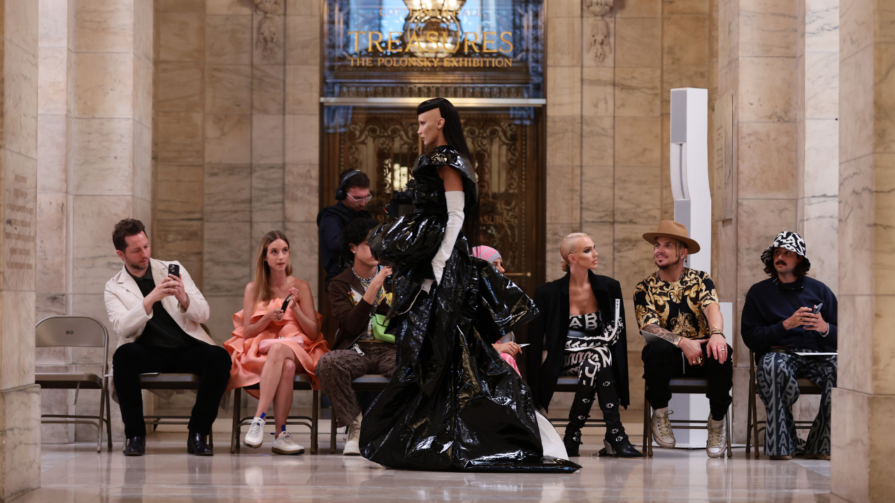 Marc Jacobs Returns to New York Public Library for Fall 2022 Show