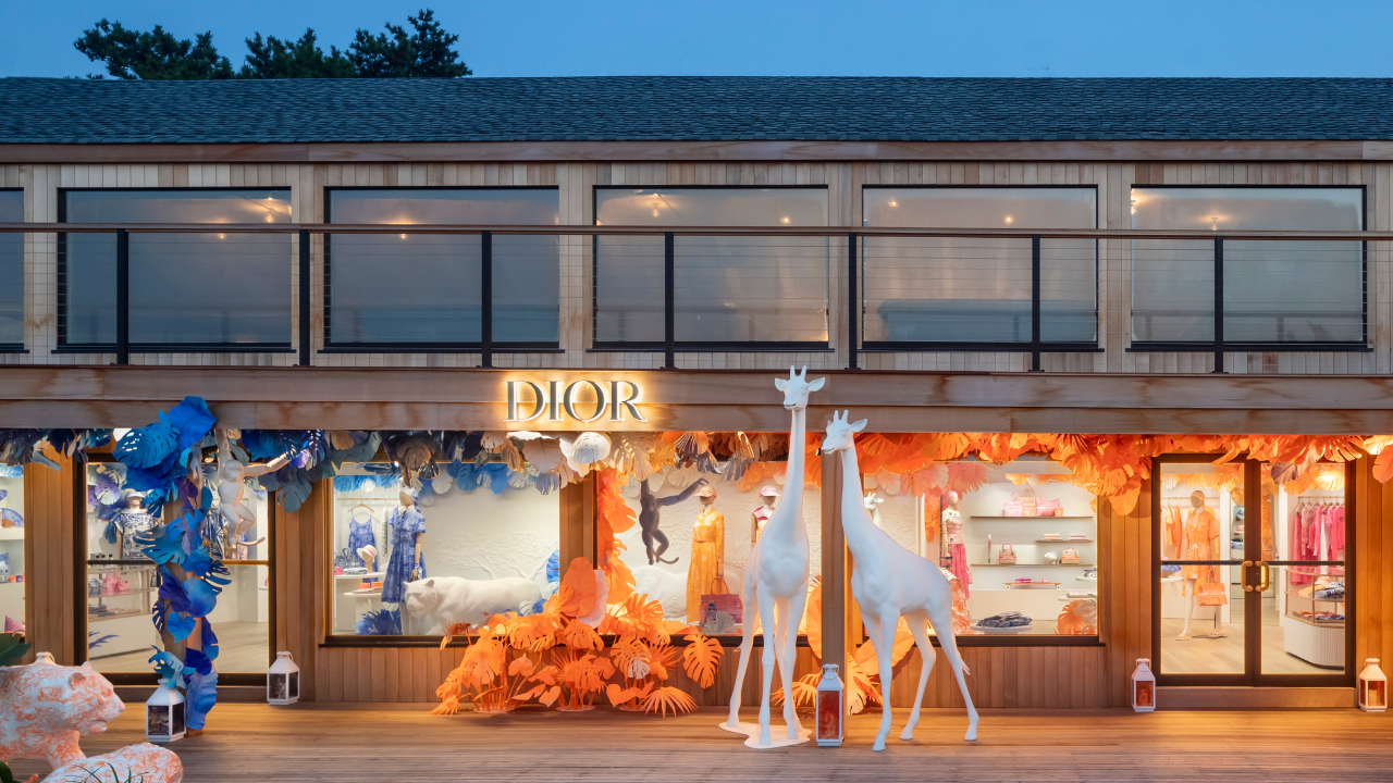 The DIORiveria collection and pop-up in Saint Tropez - Luxebook