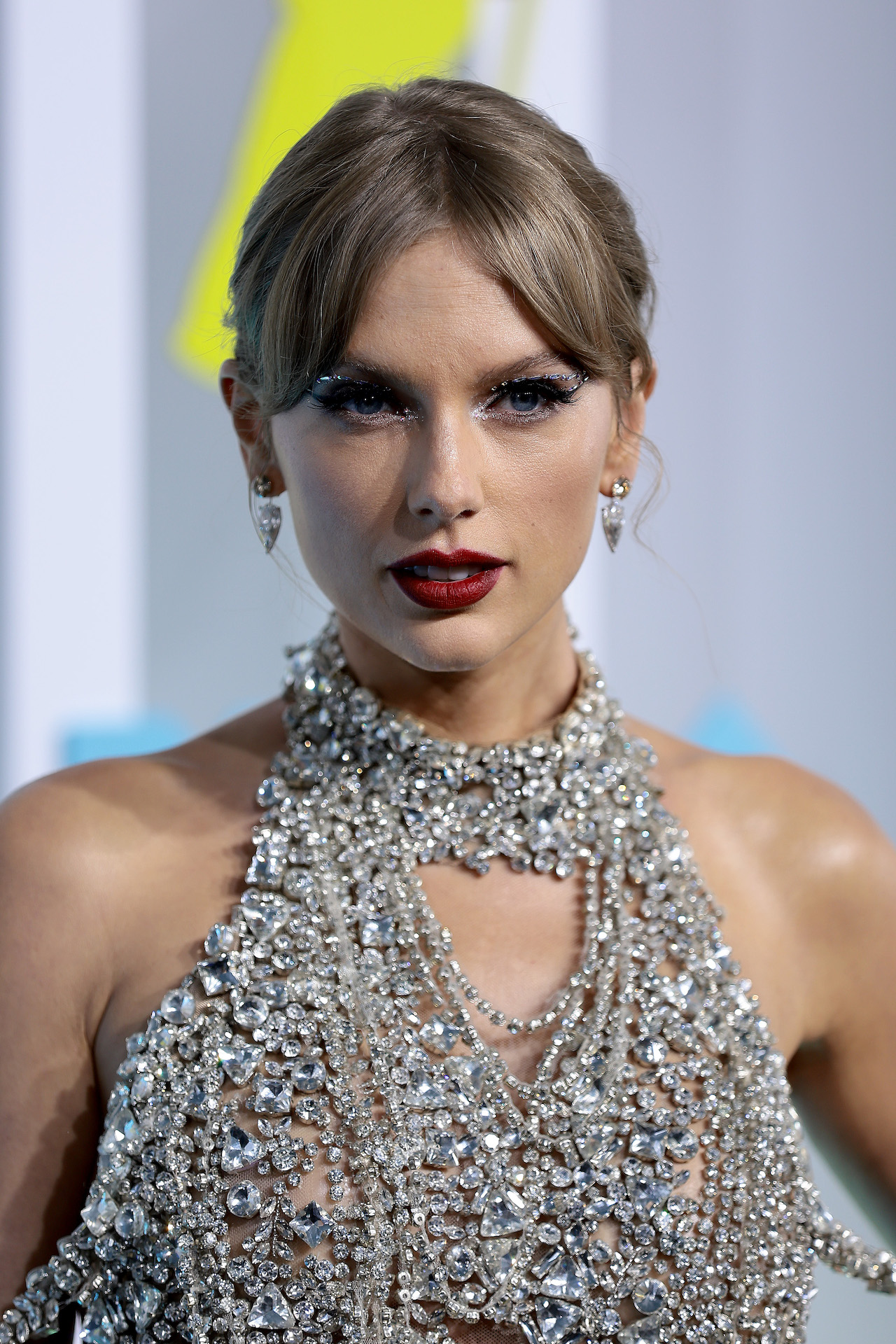 Taylor Swift Wears Oscar de la Renta Mini Dress at the 2022 MTV VMAs