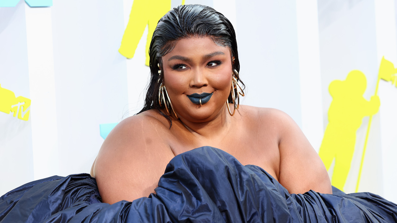 Lizzo Debuts Bold New Blonde and Pink 'Jellyfish' Hair