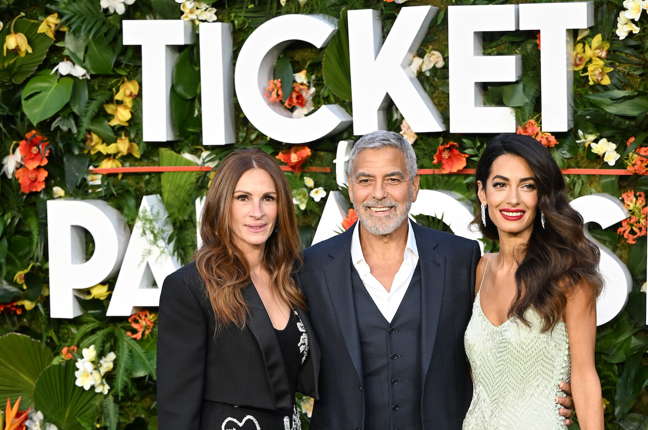 Ticket to Paradise' Stars Clooney and Roberts Banter and Battle at Premiere