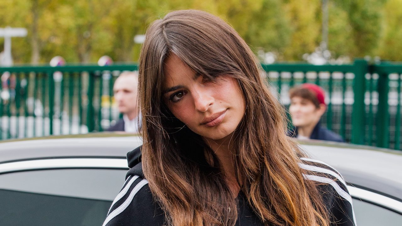 Emily Ratajkowski Wears a Tracksuit to Paris Fashion Week