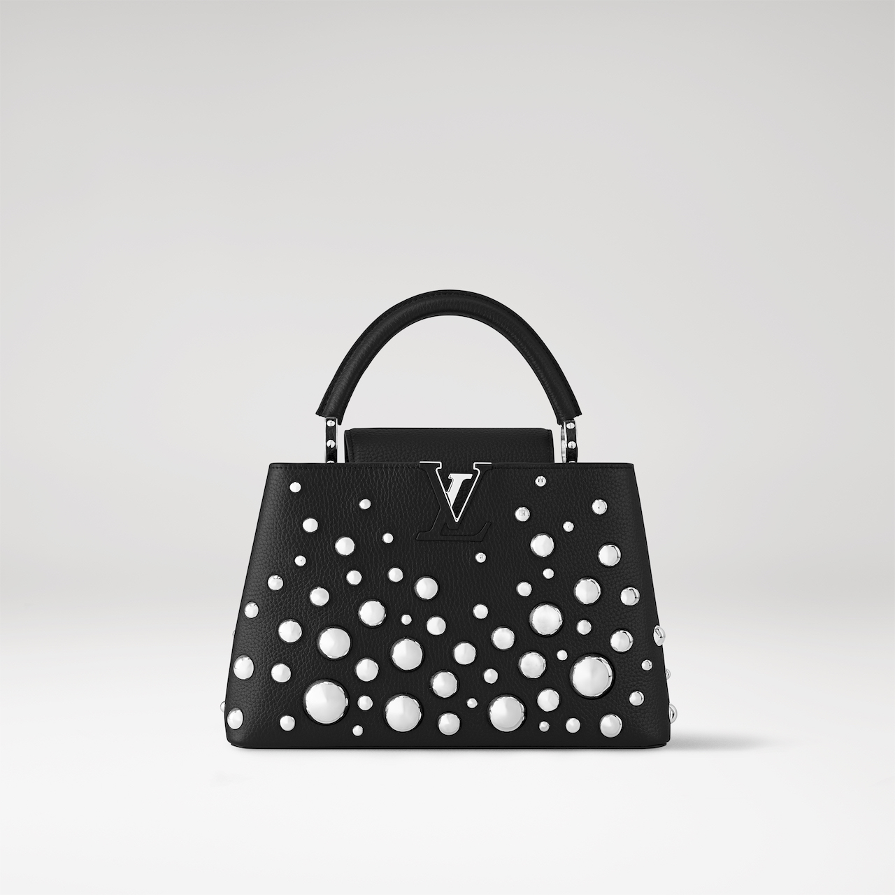 New Louis Vuitton x Yayoi Kusama Lacks Attention to the Zeitgeist –