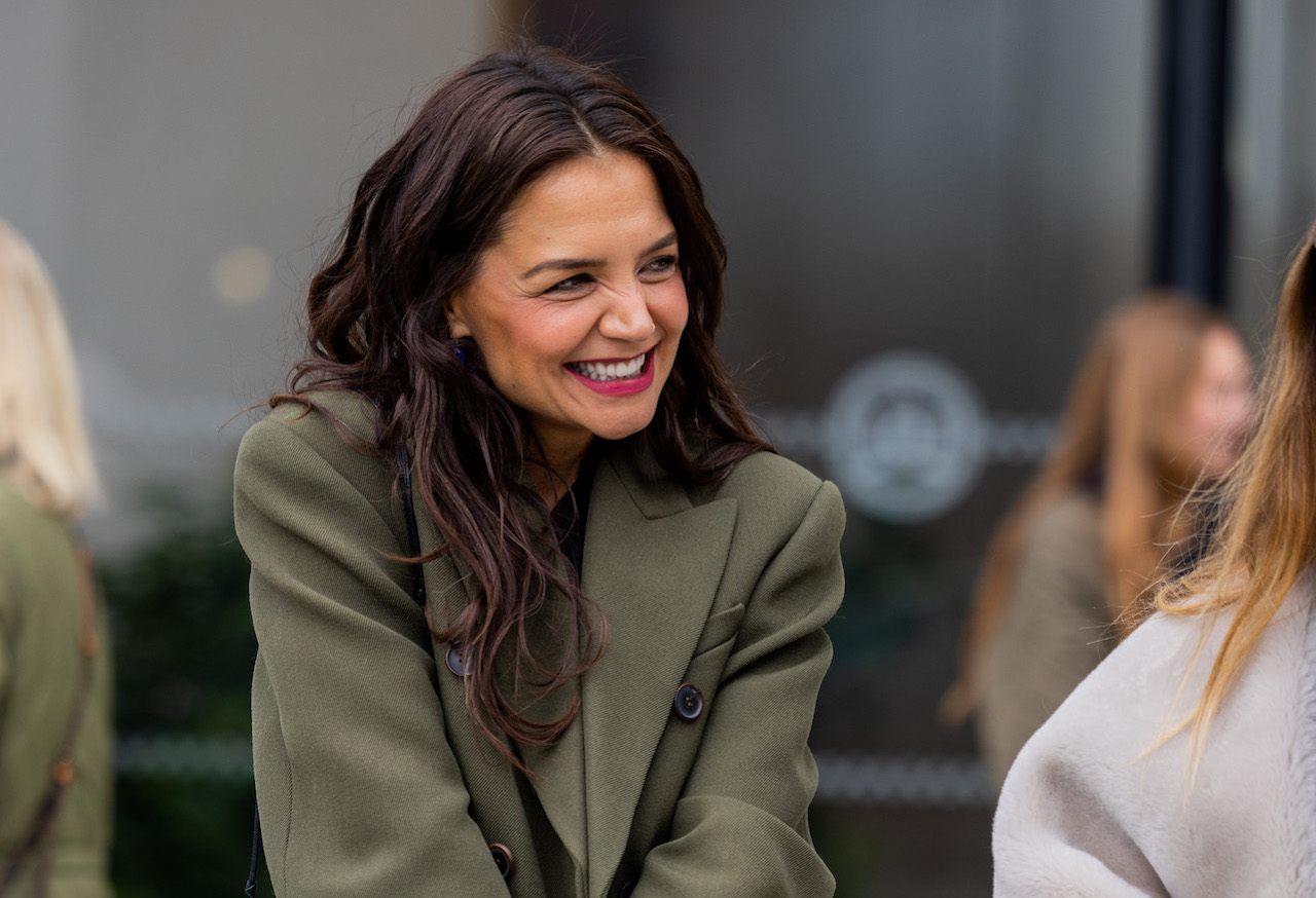 Katie Holmes Gets Sustainably Chic in Chloé Recycled Sneakers in NYC –  Footwear News