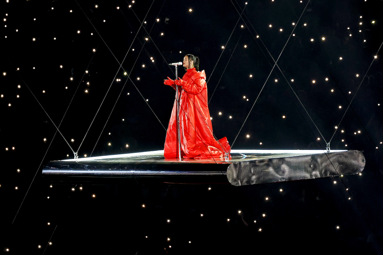 Rihanna Paid Tribute to Fashion Icon During Super Bowl Performance