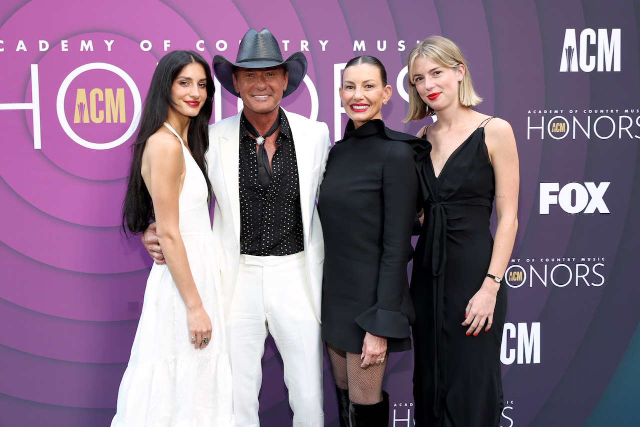 ACM Awards 2023 Red Carpet Arrivals: All the Looks, Live Updates