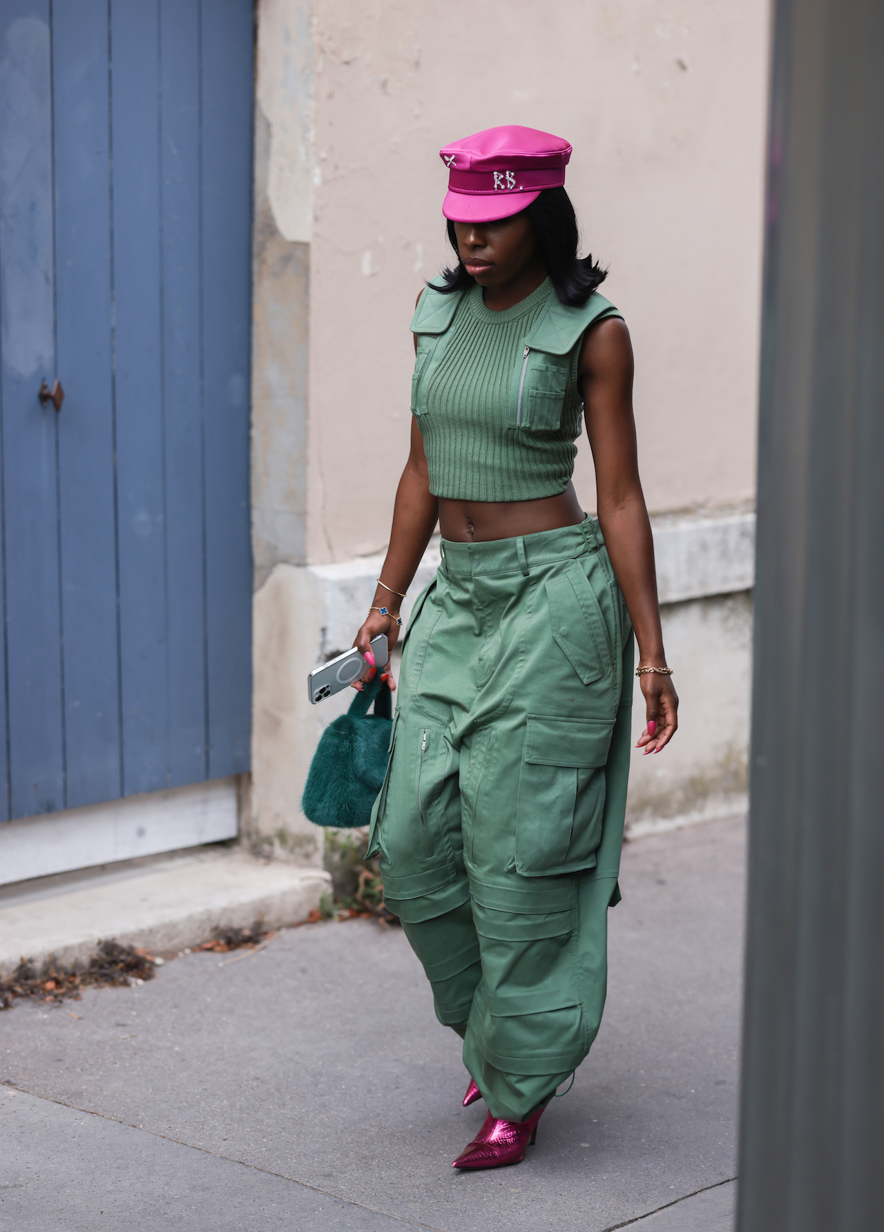 How To Style The Ultimate Cool Girl It Pants  Cargo Pants  Le Chic Street