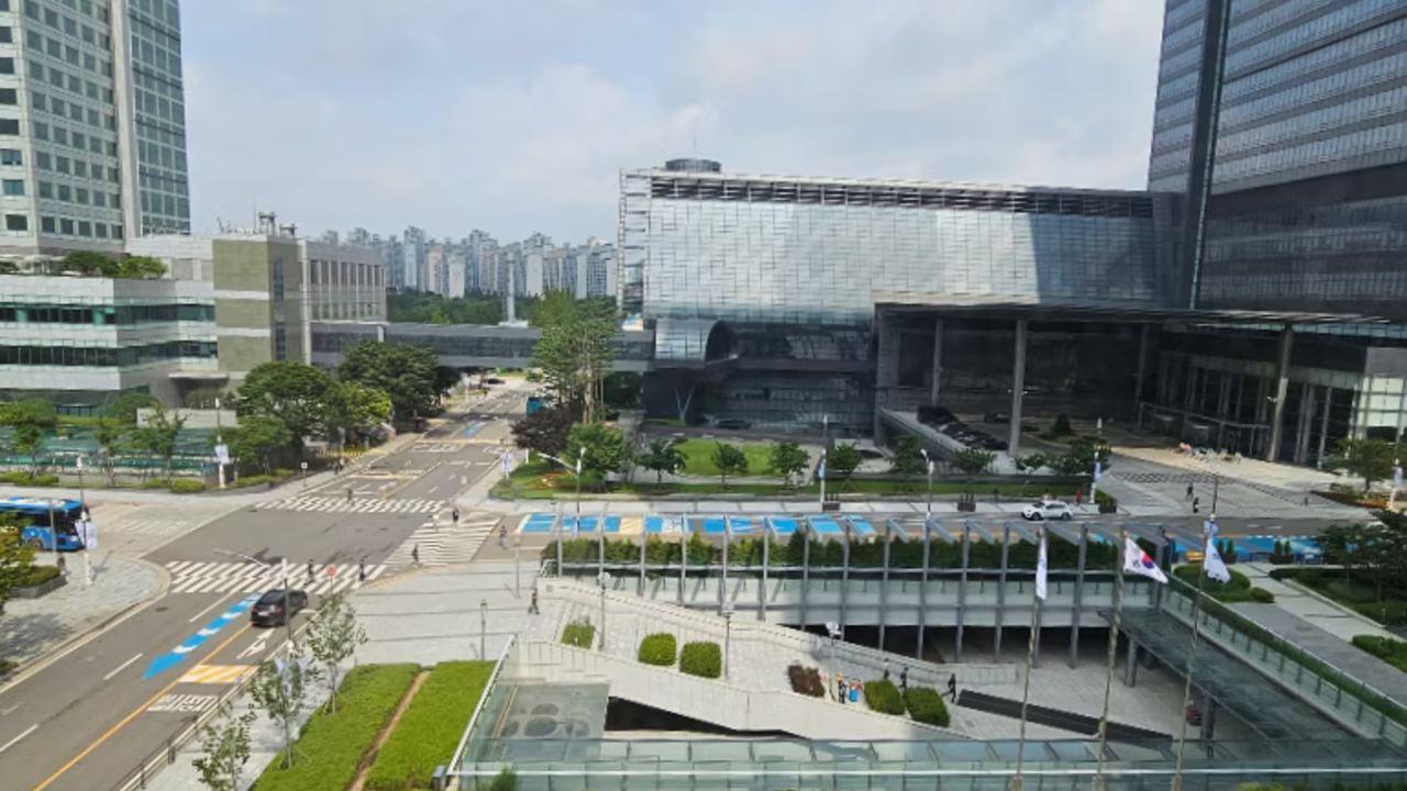 samsung-innovation-museum-south-korea-seoul-asia-travel