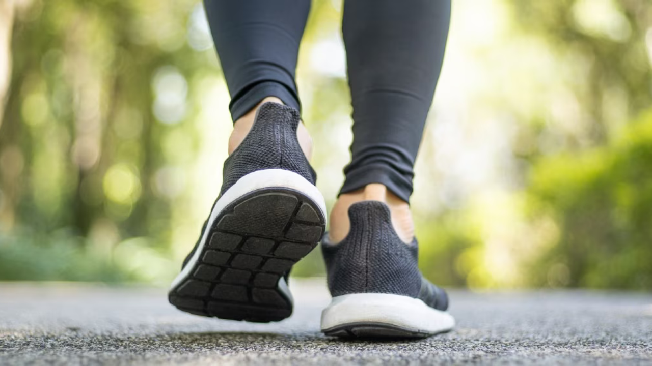 Science Reveals Walking Fast Extends Lifespan - Grazia USA