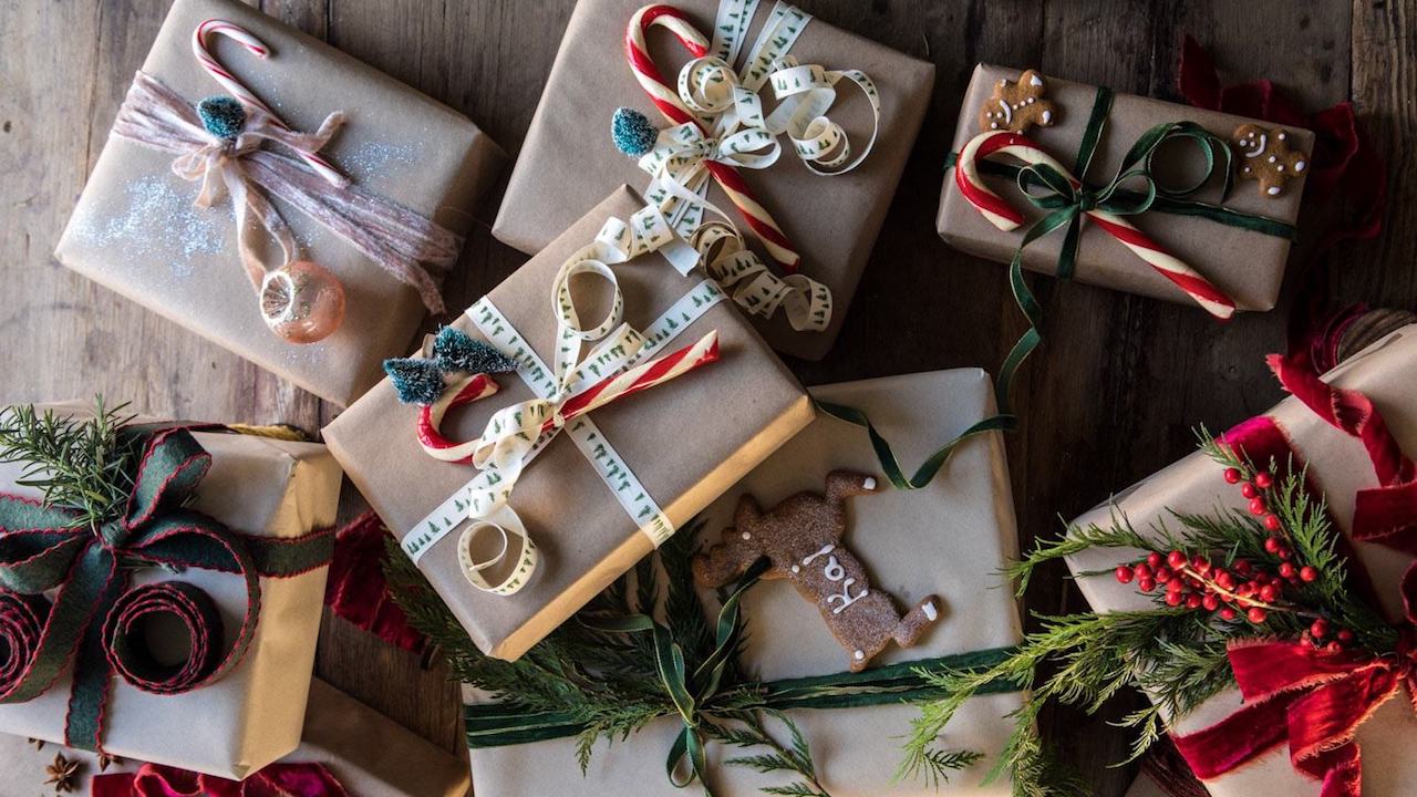 Christmas Gift Wrapping Tips: Unwrap Magic with Style