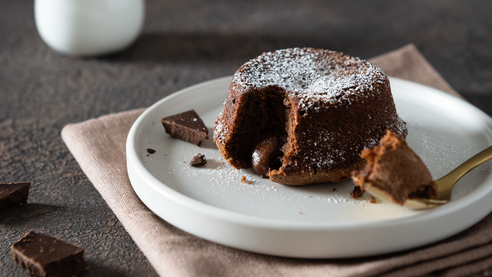 This ultra-light chocolate fondant recipe will make you not want to deprive yourself of dessert.