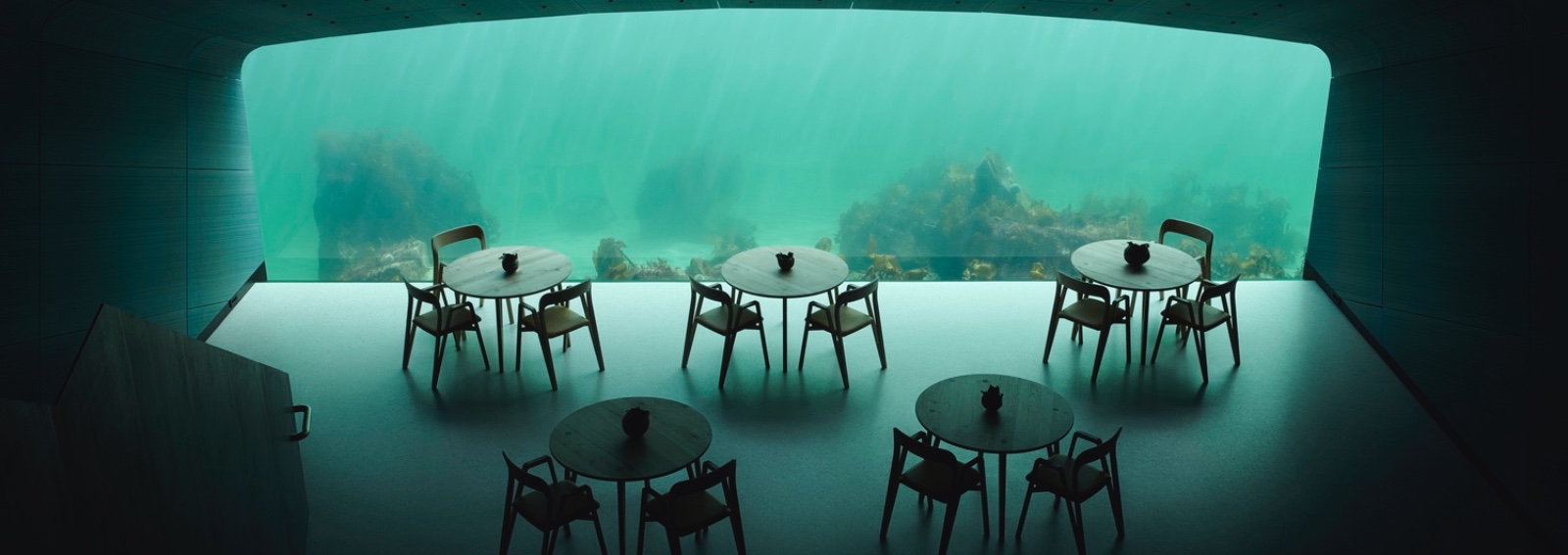 underwater-restaurant-sea-ocean