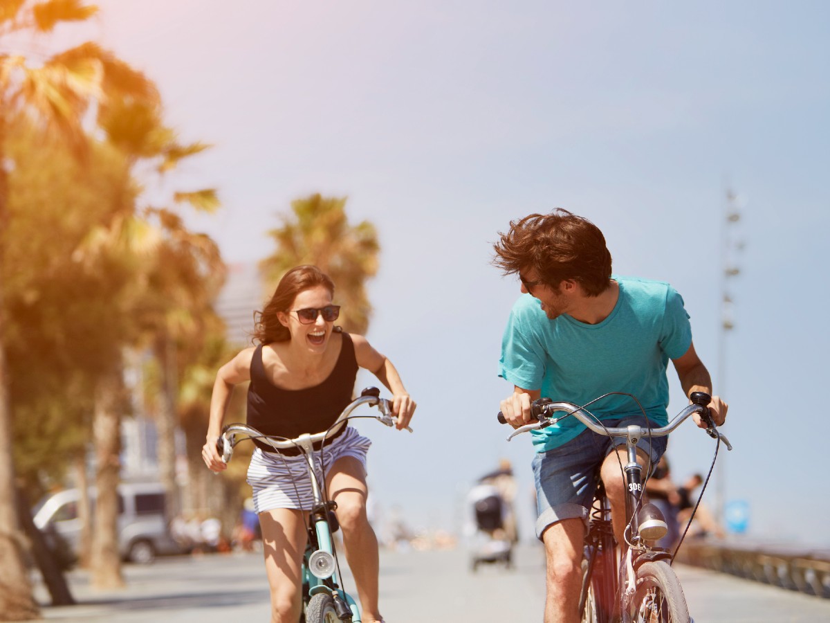 couple-relationship-happy-bike-summer