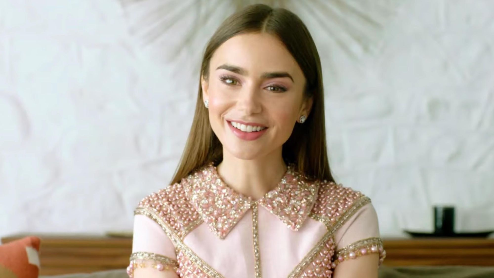 Want to know about celebrity under eye care secrets? This is the anti-fatigue weapon of Hollywood stars like Lily Collins.