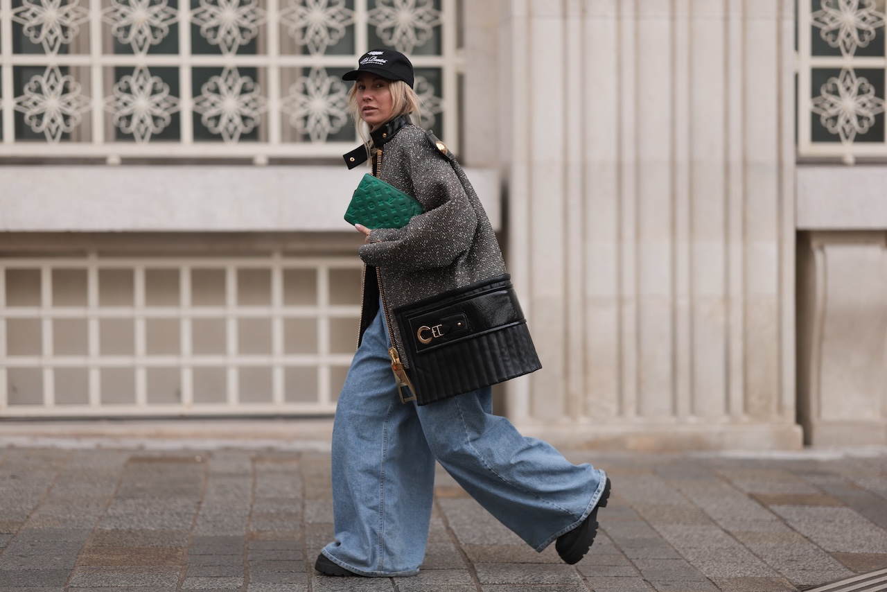 Wide-Leg Jeans: The Perfect Addition to Your Winter Wardrobe