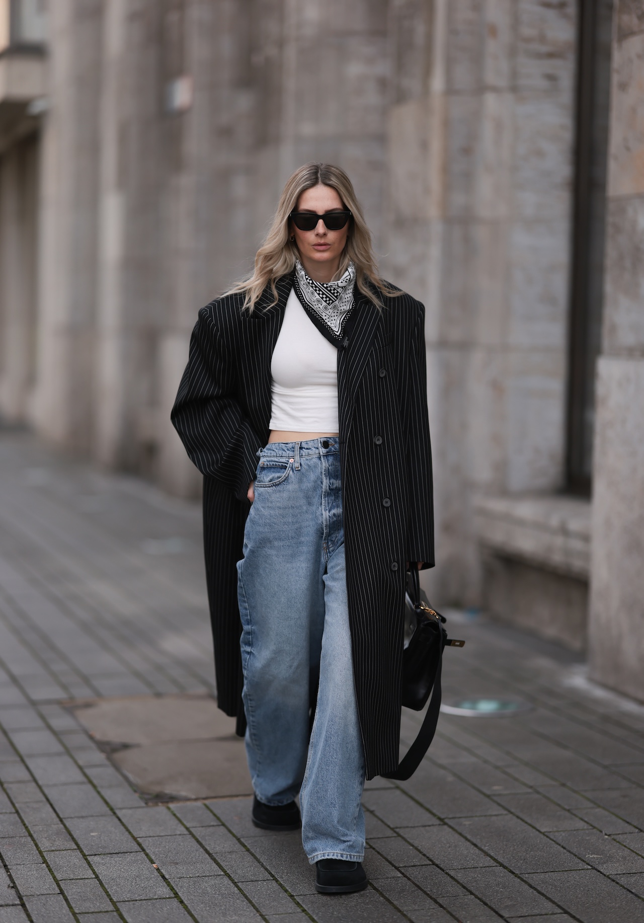 Vintage Wide-Leg Jeans: Timeless Finds & Sustainable Style