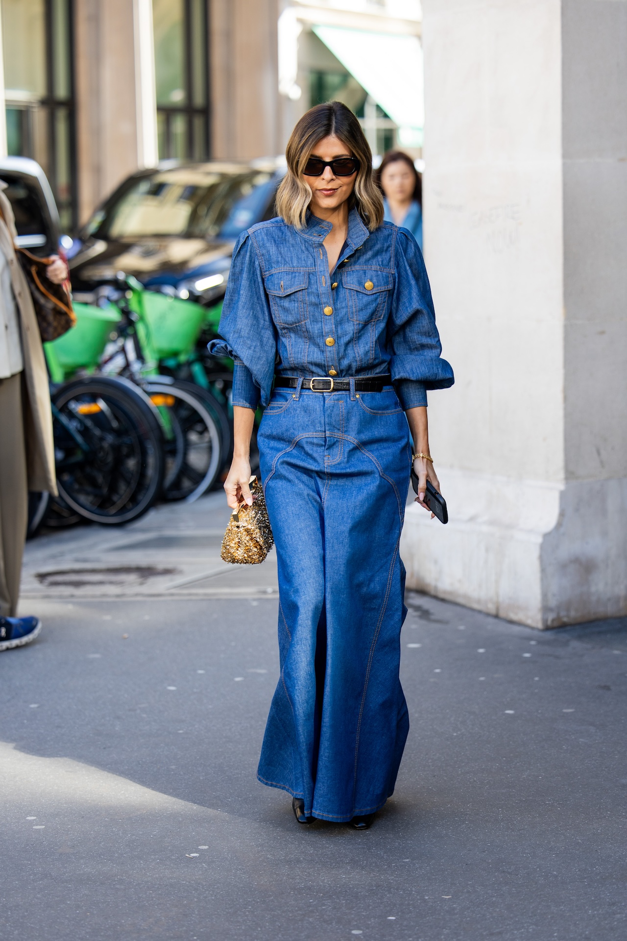 PFW FW24 Street Style: A Mix of 70s & Bold Trends
