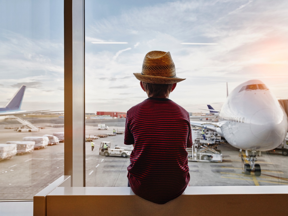 GettyImages-travel-kid-holiday-airport-vacation