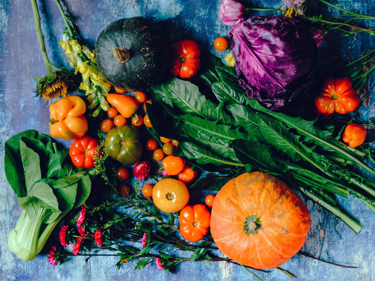 color-diet-unsplash-tomatoes-vegetables-salad-nutrition-health
