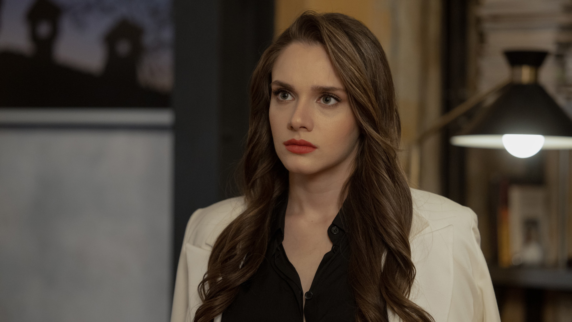 As The Crow Flies S3. Miray Daner as Asli Tuna in As The Crow Flies S3. Cr. Courtesy of Netflix © 2024