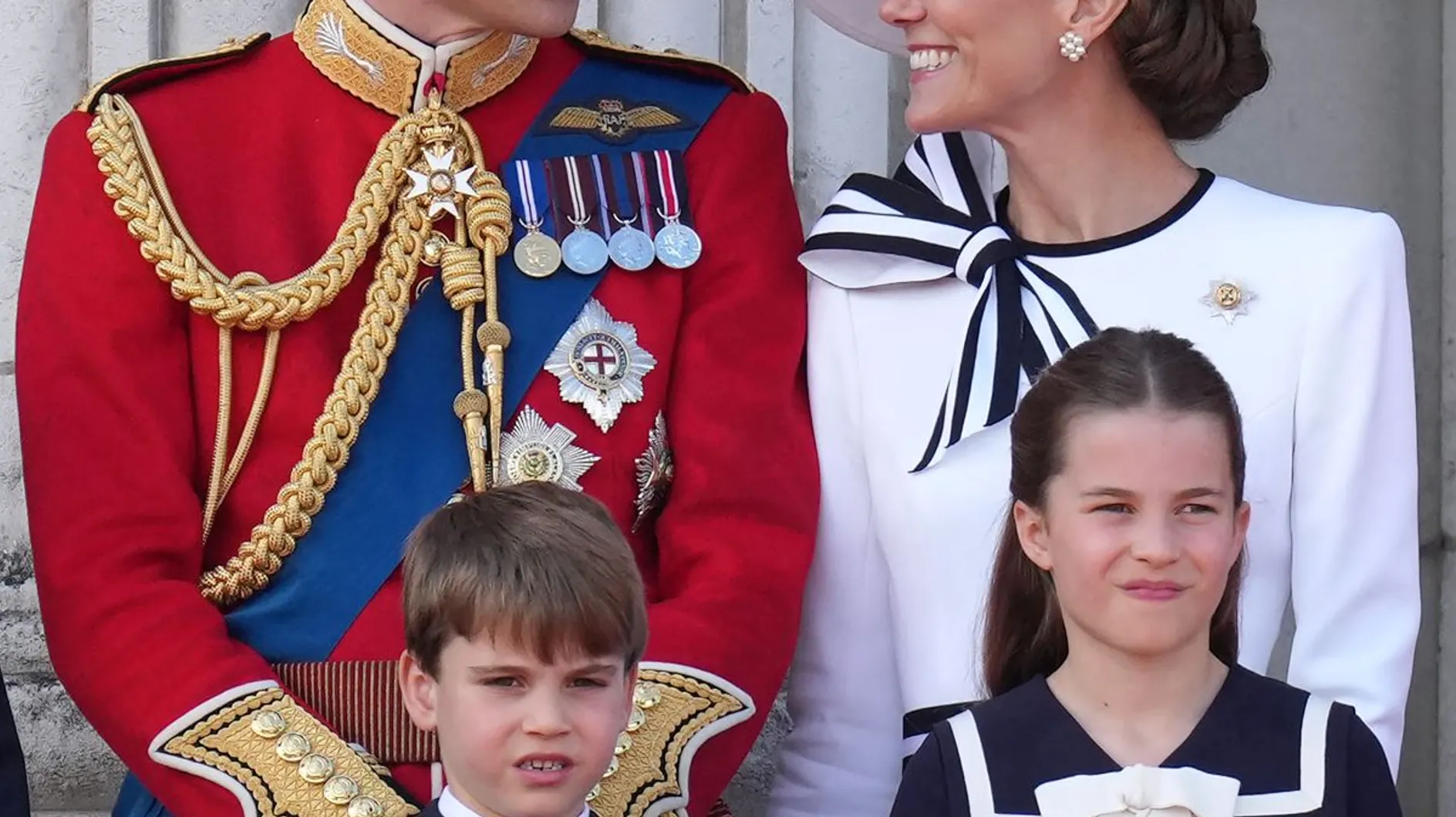 Prince Louis Trooping the Color: a cute moment with mom, Kate Middleton