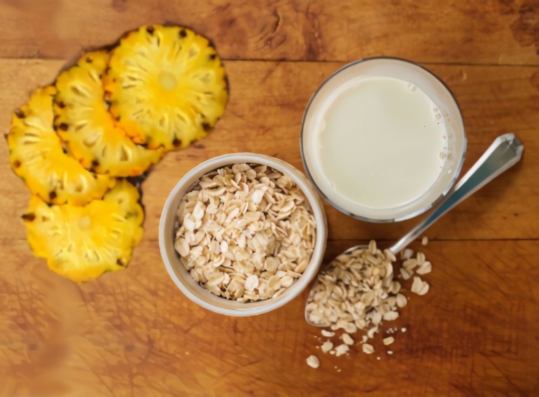 oats-pineapple-milk-carbs-breakfast-diet