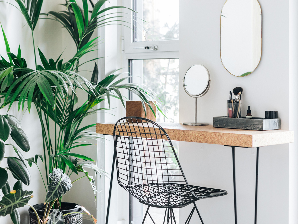 GettyImages-desk-home-office-renovate-furnish