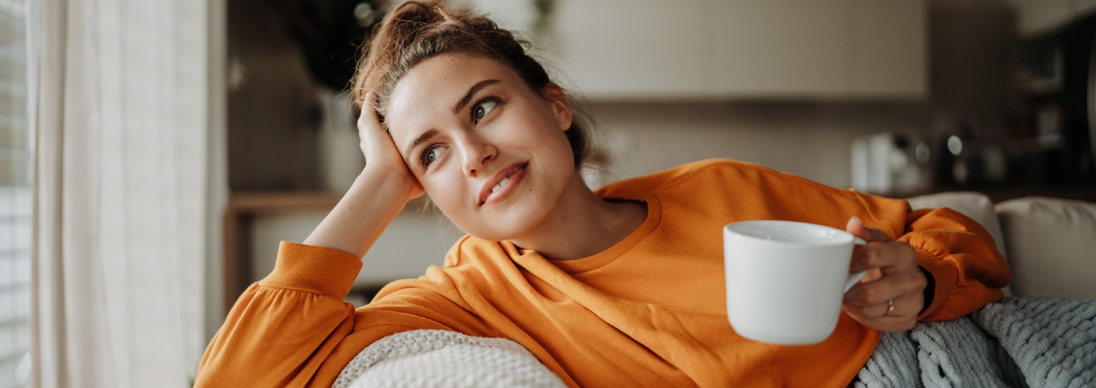 relax-sitting-coffee-science-lady-cozy