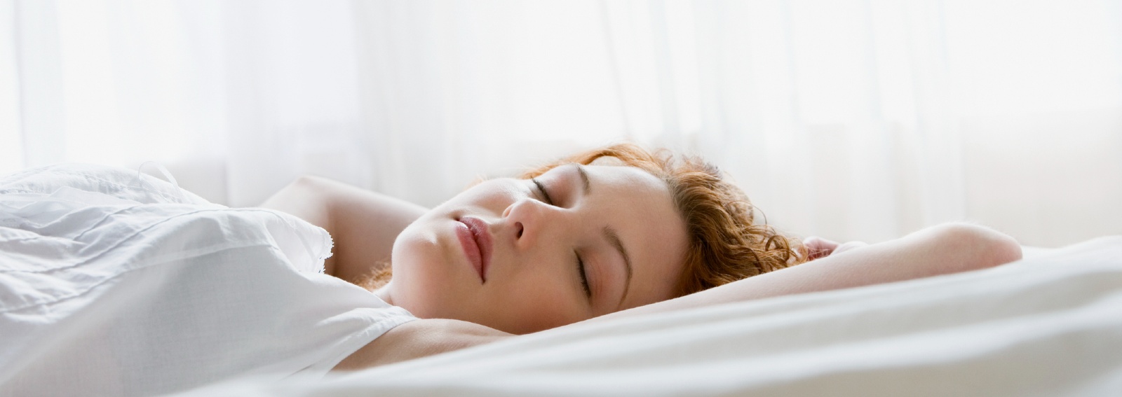 sleep-woman-dream-bed
