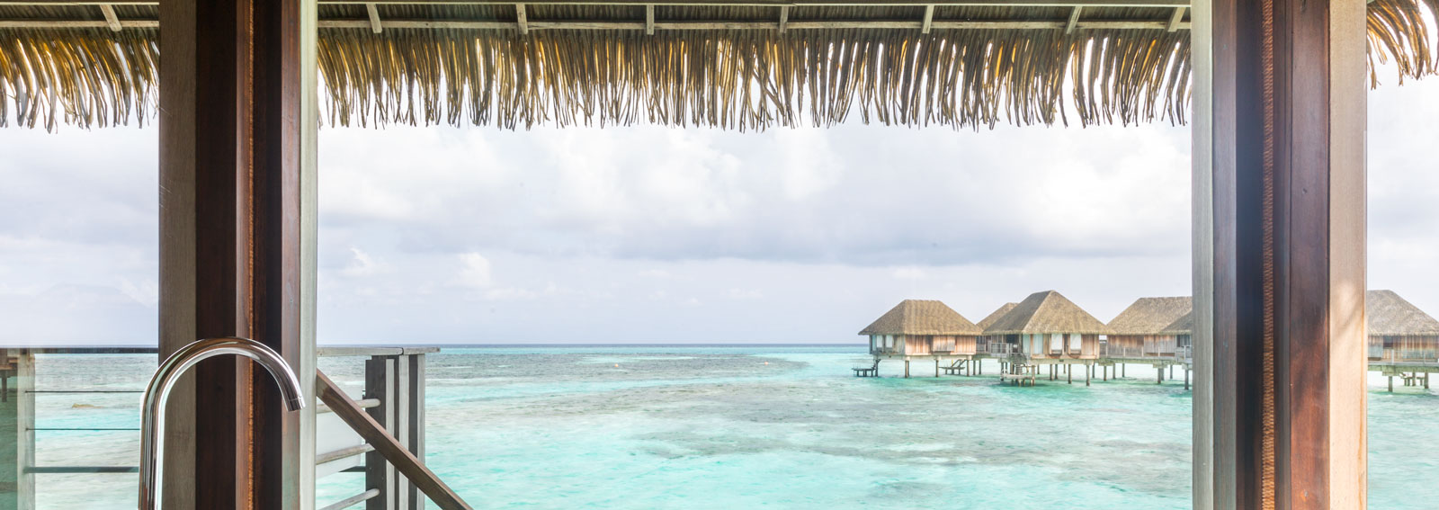tourist-spot-vacation-beach-hut