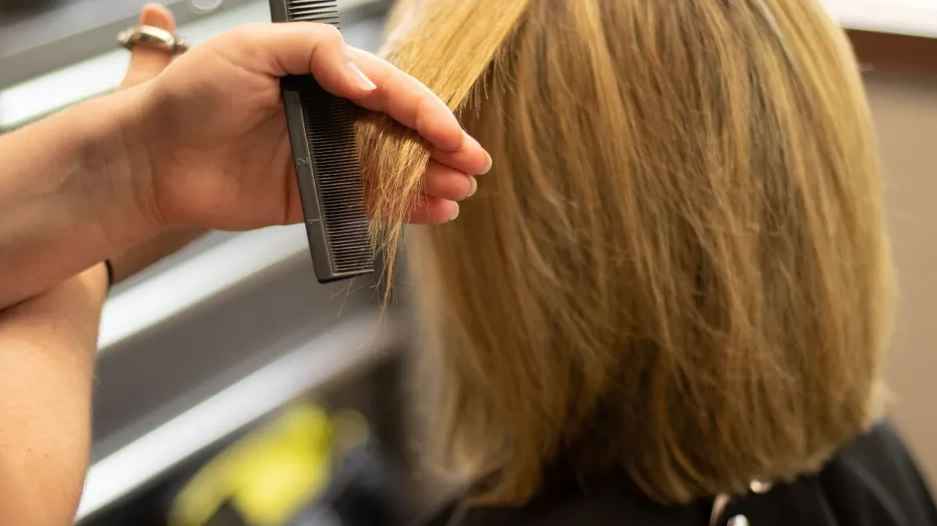 Goodbye short bob, hello tailored midi bob: the trendiest bob cut for back-to-school.