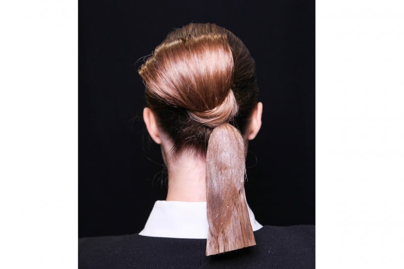 hairstyle-lady-summer-clean-ponytale-back-tied