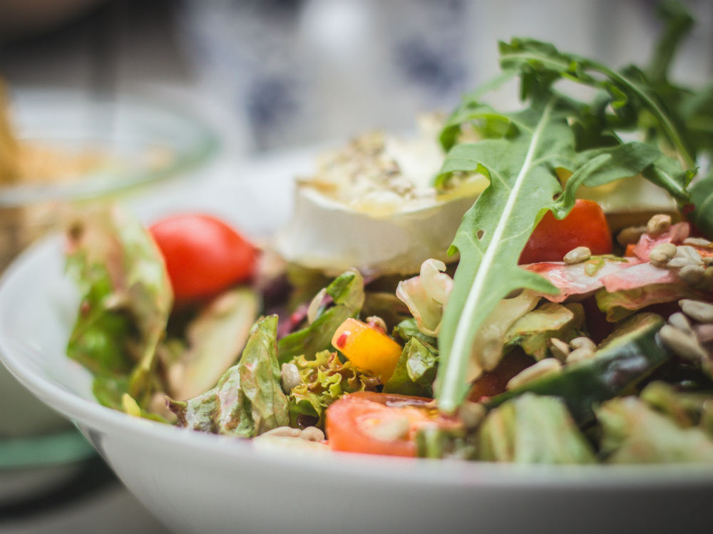 salad-diet-fruits-vegetables-carrots