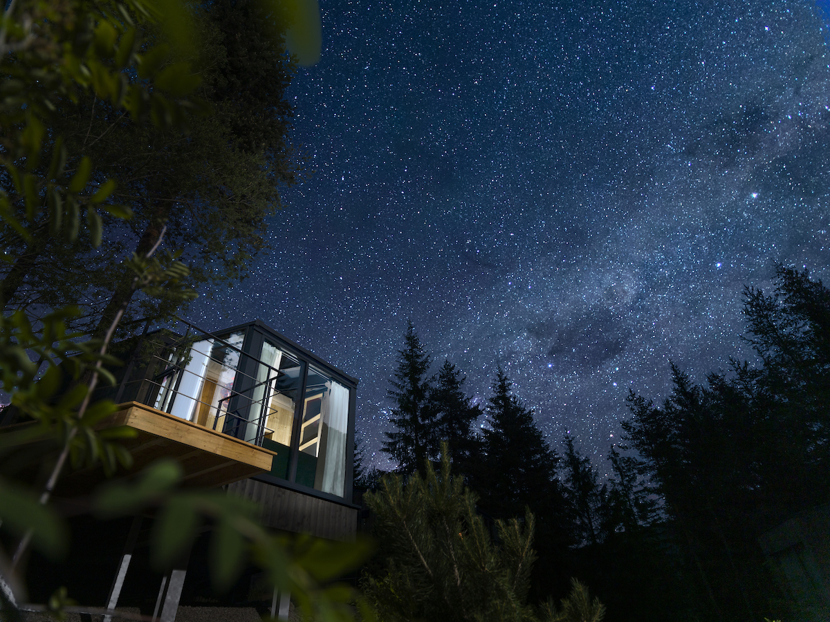 skyview-nightsky-outside-house-stargazing