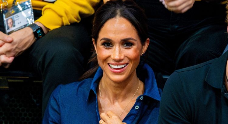 Meghan Markle Lied About First Meeting with the Queen?