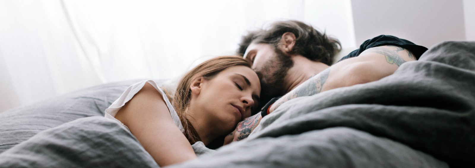 sleep-divorce-couple-cuddling