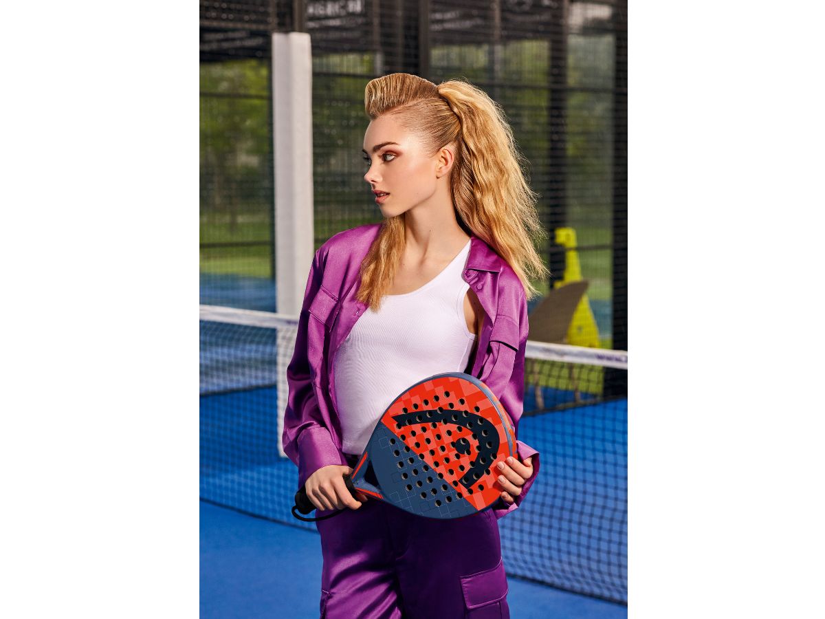blonde-hair-sporty-padel-stolen-shot