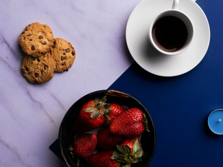 coffee-cookies-strawberries