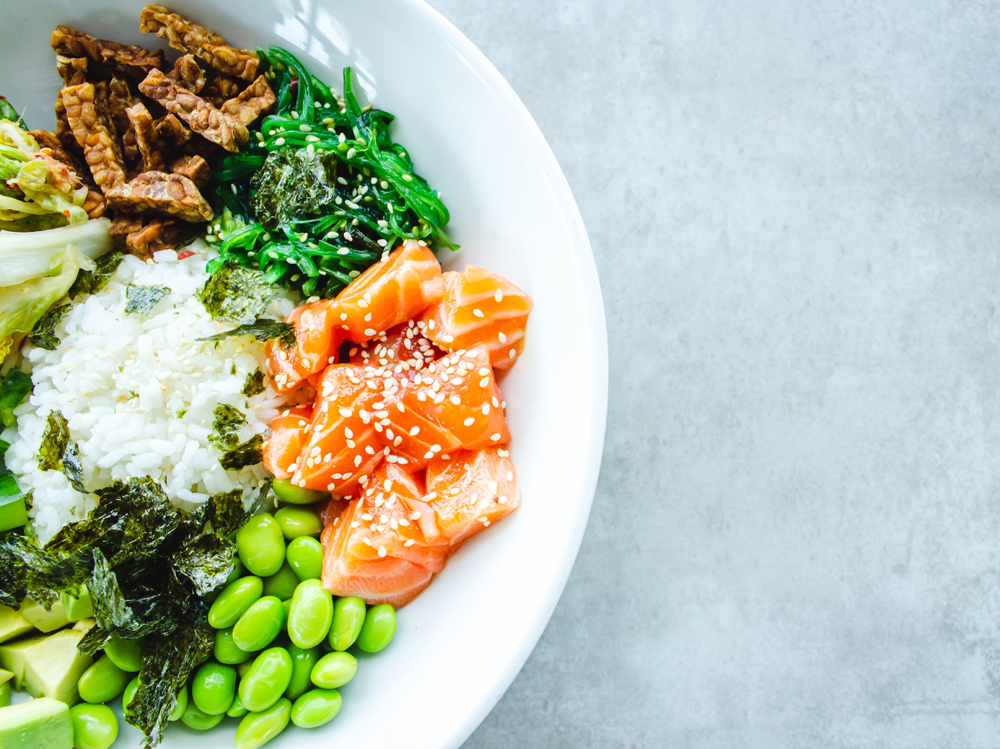 poke-bowl-salmon-edamame