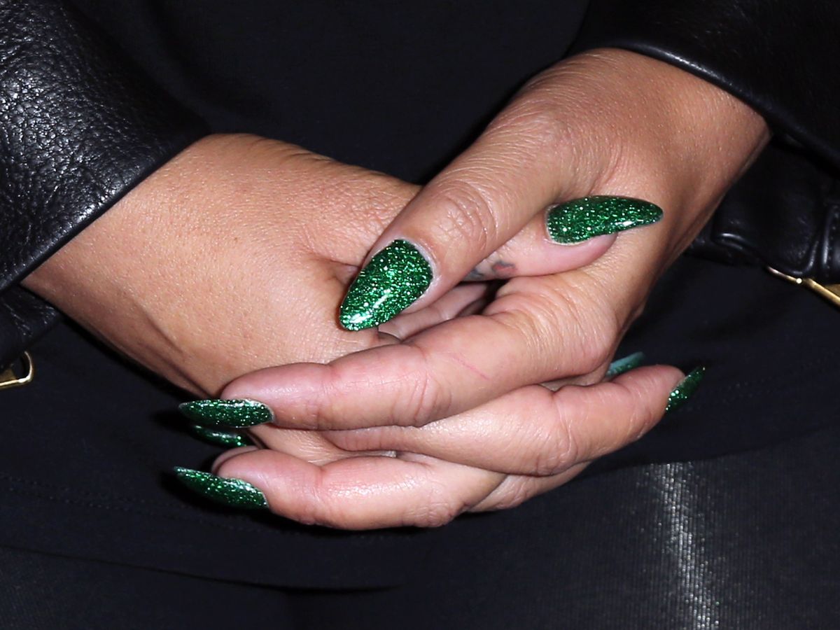 emerald-nails-glitter-1