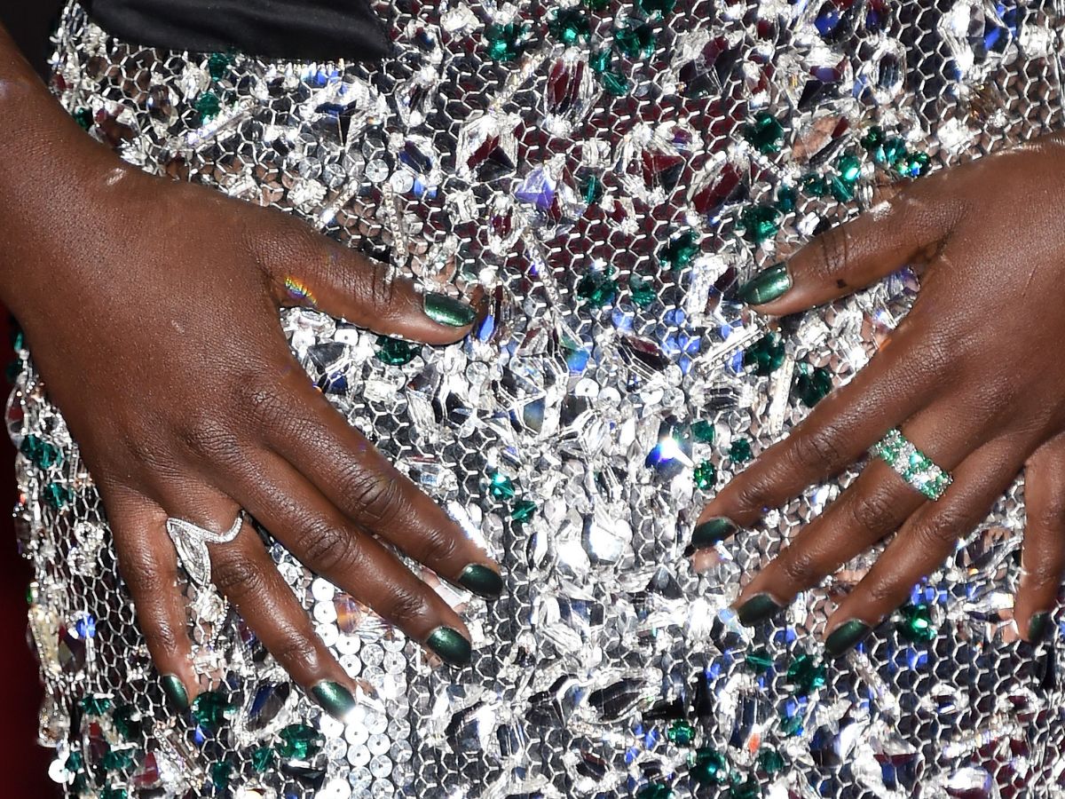 emerald-nails-metallic-1