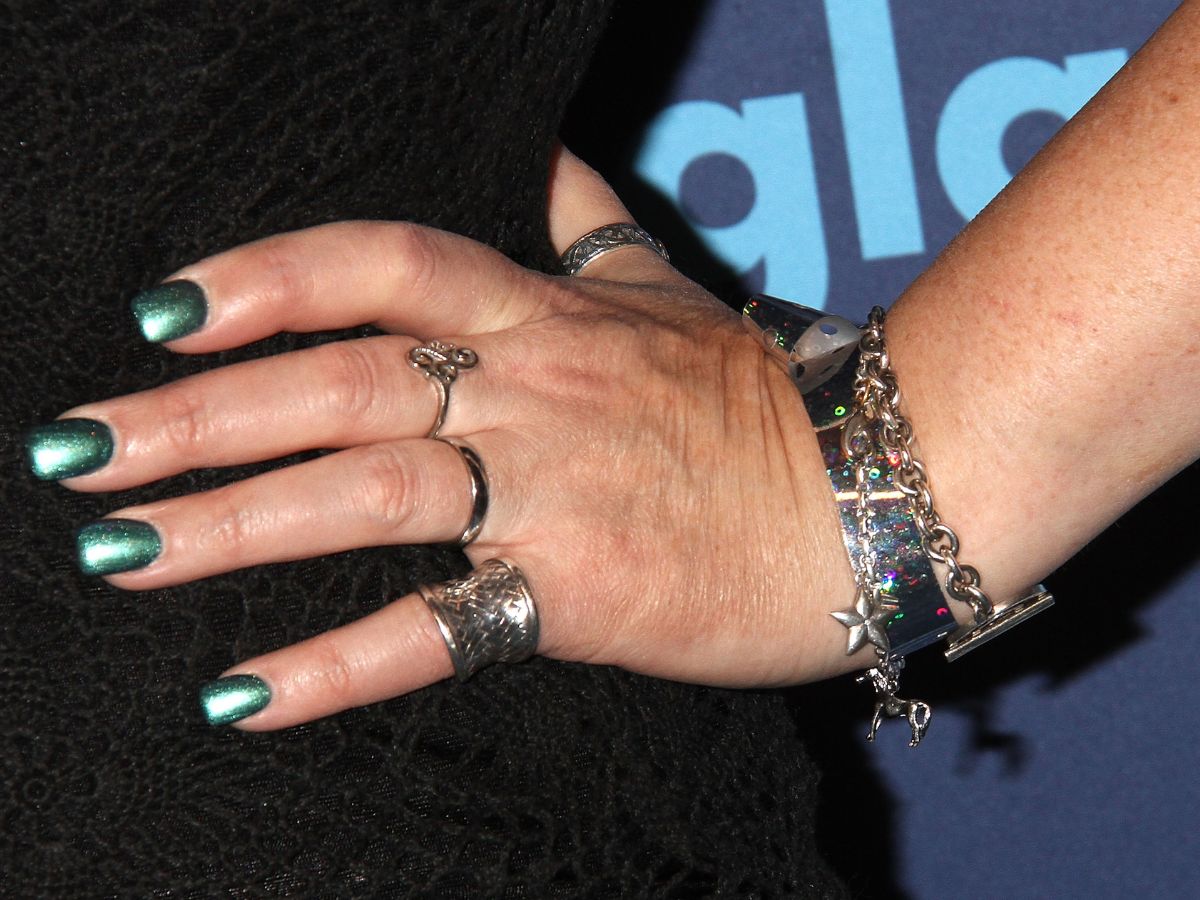 emerald-nails-metallic-3