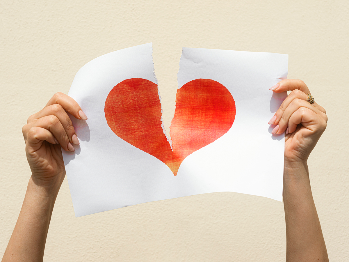 Getty-Images-drawing-broken-heart