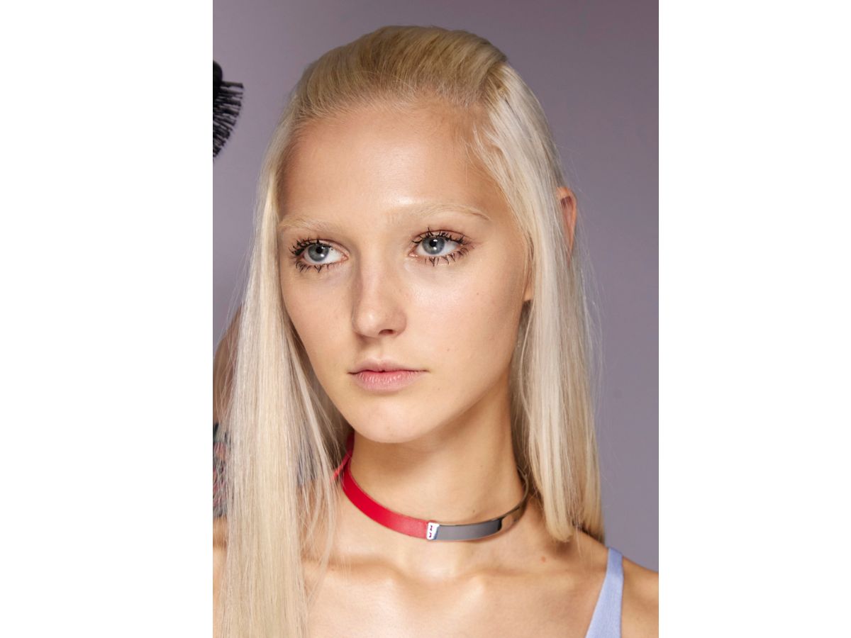 blonde-hair-blue-eyes-hairstyle-make-up