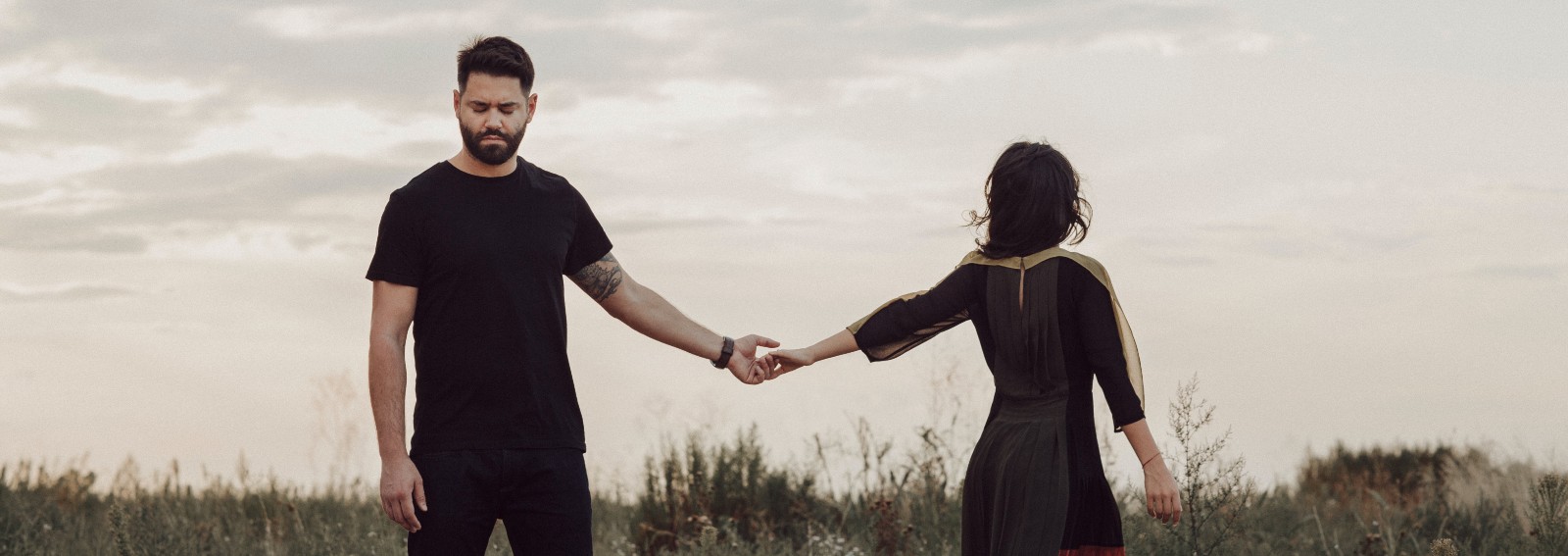 relationship-toxic-recognition-and-escaping-couple-departing