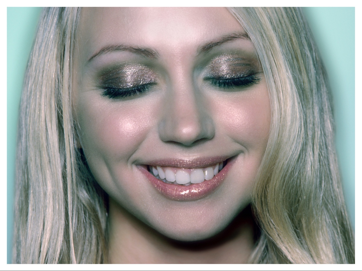 smiling-make-up-eye-shadow-close-up-shot